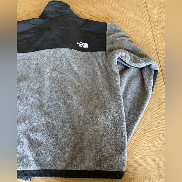 The North Face Men's Denali Two-Tone Performance Jacket - Picture 11 of 15